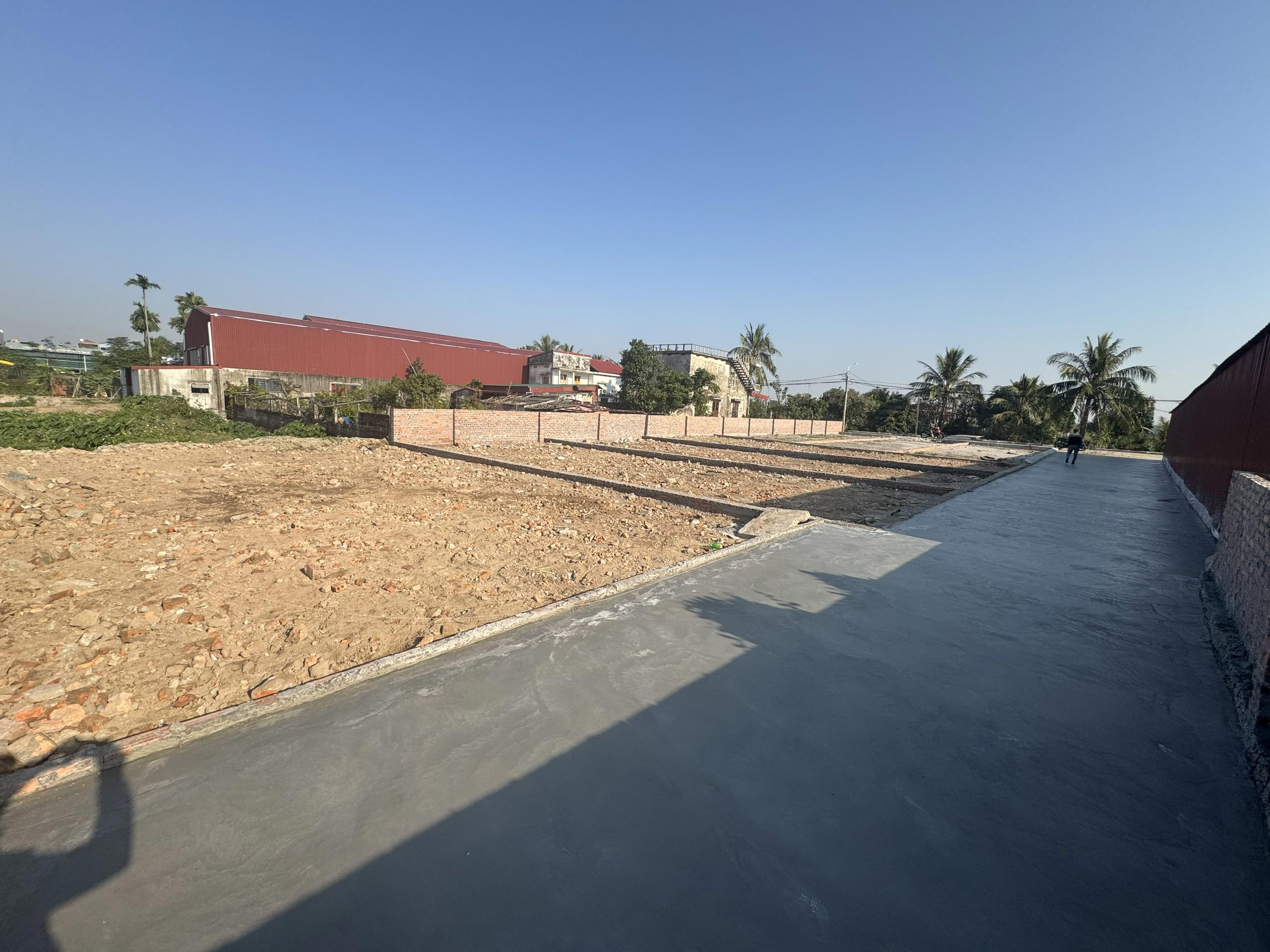 Bán đất mặt đường gần chợ trung tâm thị tứ Cộng Hiền